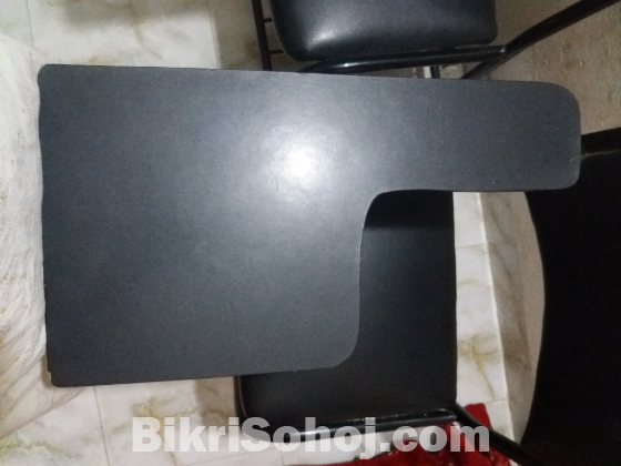 রাইটিং চেয়ার